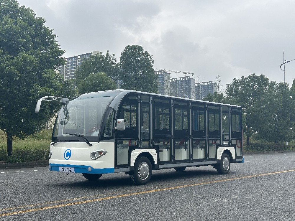 23座封闭观光车